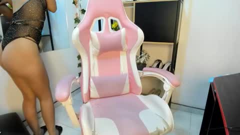 avi_thomsonn online show from 02/14/26, 03:53