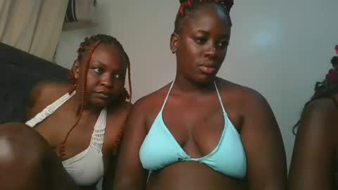 Snapshot of avian_babe1 chatting on 06/14/26, 12:19 avian_babe1 online show from 06/14/26, 12:19