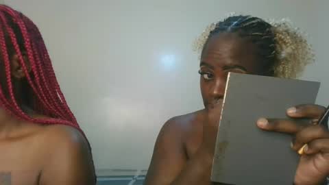 avian_babe1 online show from 07/14/26, 09:47