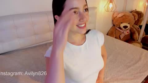 Avilyn online show from 12/22/25, 12:57