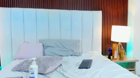 Javier y Lorena online show from 01/24/25, 06:25