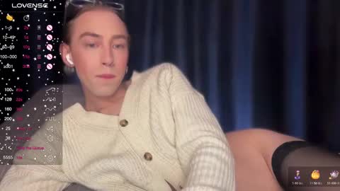 avril_pearly_ online show from 12/16/24, 08:05