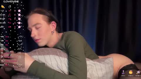 avril_pearly_ online show from 12/17/24, 11:27