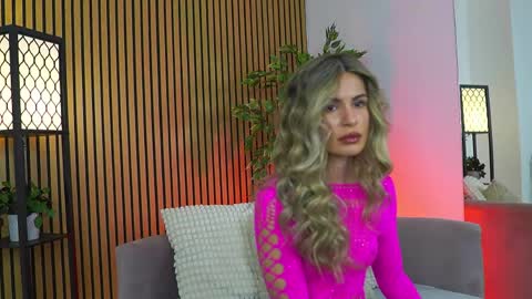 AVRILL CYRUX online show from 03/26/26, 08:09