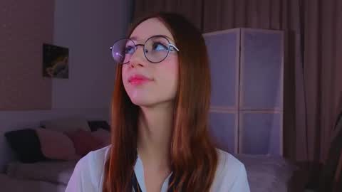 Avril online show from 11/17/25, 10:15