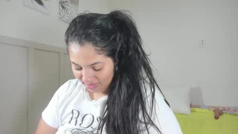 avrilrizox online show from 01/12/25, 11:39