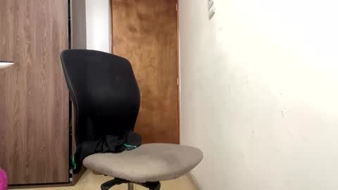 AndrewXxl independent online show from 12/02/25, 03:40