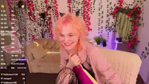 Snapshot of awawrin chatting on 11/27/25, 09:50 Awi online show from 11/27/25, 09:50