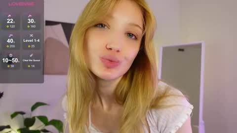 aweryuwu online show from 11/02/25, 07:11