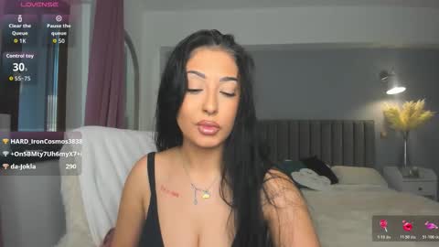 Jolie online show from 11/08/25, 06:57