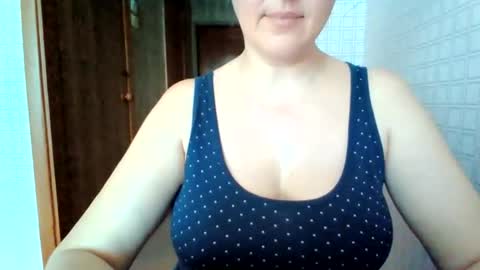 Snapshot of awesomeladyy chatting on 05/16/26, 01:43 awesomeladyy online show from 05/16/26, 01:43