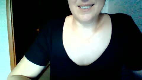 Snapshot of awesomeladyy chatting on 06/27/26, 05:18 awesomeladyy online show from 06/27/26, 05:18