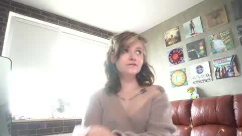Snapshot of awondrr chatting on 07/11/26, 11:02 Alice online show from 07/11/26, 11:02