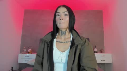 Axara online show from 11/21/25, 11:53