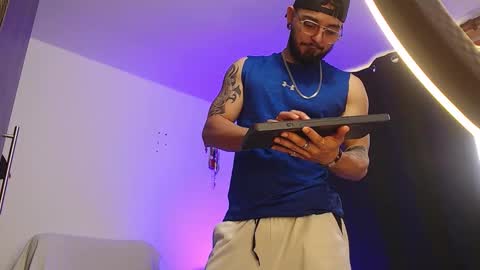 Independiente Model online show from 01/11/26, 02:00