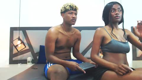 axel_black1 online show from 02/10/25, 06:13