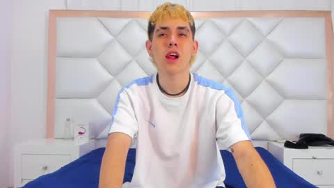 Axel cifer online show from 01/03/25, 12:30