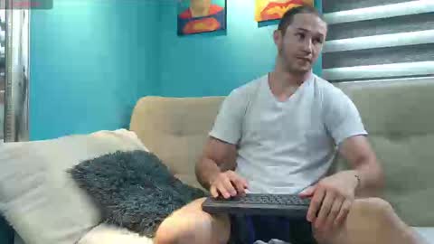 Axel Fairchaild online show from 10/21/25, 02:07