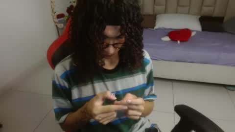 Snapshot of axel_fox7 chatting on 05/13/26, 12:41 Axel online show from 05/13/26, 12:41