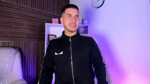 axel_grey_ online show from 11/26/25, 12:17