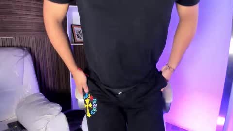 axel_grey_ online show from 11/29/25, 12:30