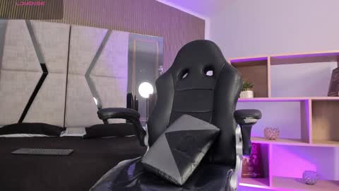 axel_grey_ online show from 02/20/26, 12:49