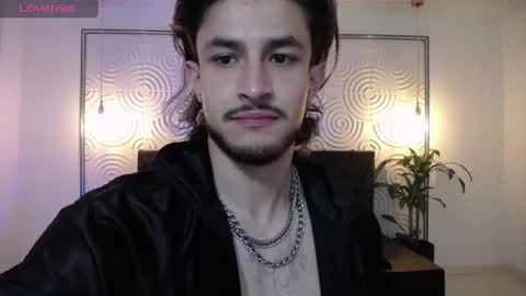 Axel  online show from 06/17/26, 01:30