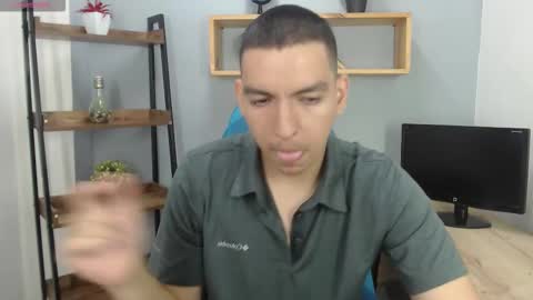 axel_stones_ online show from 10/20/25, 01:44