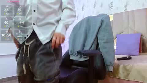 AXEL  online show from 09/29/25, 03:22