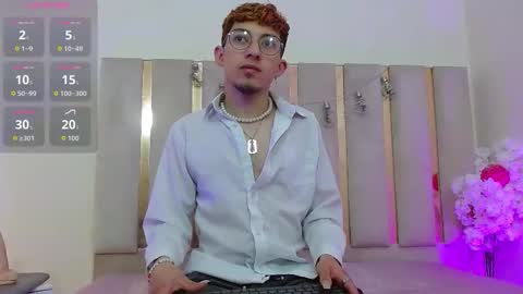 AXEL  online show from 10/21/25, 03:51