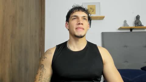 INDEPENDENT MODEL  online show from 10/23/25, 06:23