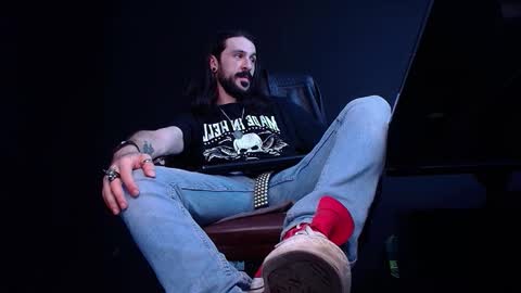 AxelColton online show from 11/16/25, 11:05