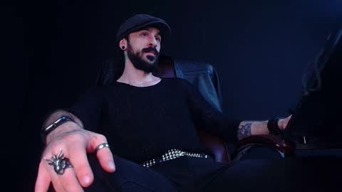 AxelColton online show from 11/30/25, 07:56