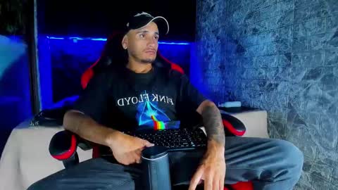 Axell Cross2 online show from 04/15/26, 02:29