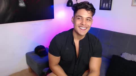 Snapshot of axell_dior chatting on 10/30/25, 10:27 axell online show from 10/30/25, 10:27