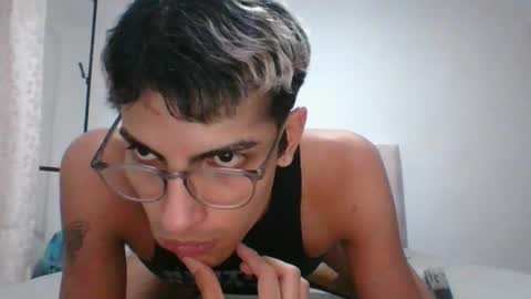 Axel  online show from 12/24/24, 12:11