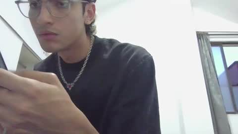 Axel  online show from 02/02/25, 11:11