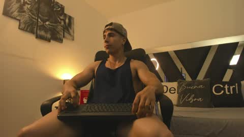 Snapshot of axelmartinezz chatting on 05/05/26, 09:01 axelmartinezz online show from 05/05/26, 09:01