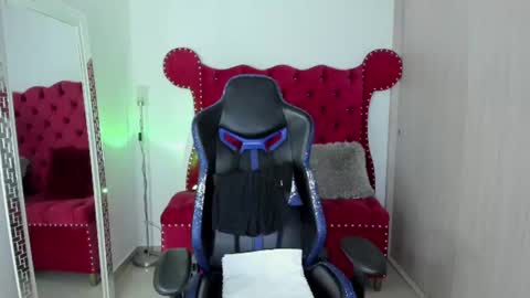 Snapshot of axelwinters_ chatting on 06/29/26, 11:21 Axel online show from 06/29/26, 11:21