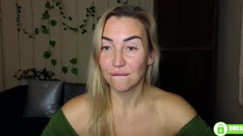 Jully online show from 11/11/25, 06:41