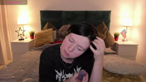 ayaks online show from 11/11/25, 02:17