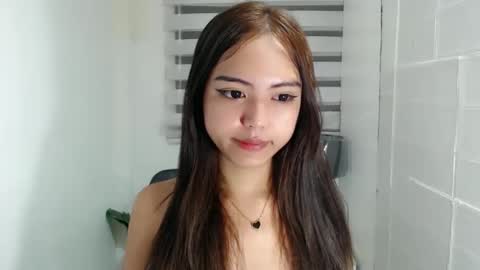 ayalvrs18 online show from 12/30/24, 12:22