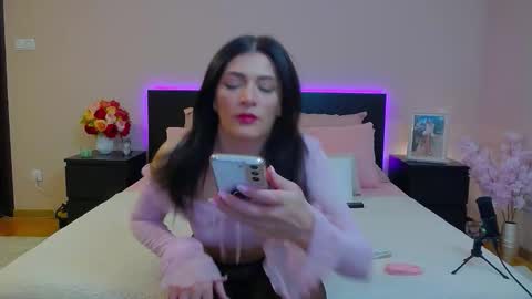 Snapshot of ayannajoyy chatting on 12/22/25, 10:18 Ayanna online show from 12/22/25, 10:18