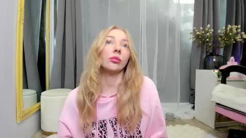 SundyRose online show from 03/01/26, 07:32