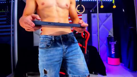 Ayden Miller online show from 02/11/25, 01:20