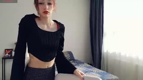 Snapshot of ayehoney chatting on 08/08/26, 02:57 Hailey Wellington online show from 08/08/26, 02:57