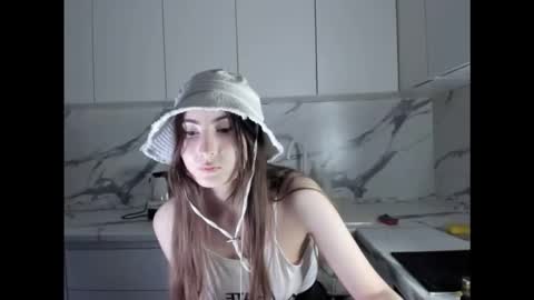 Ayesha online show from 01/05/26, 10:24