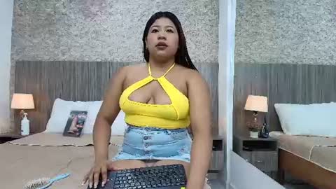 Snapshot of ayleen_collins chatting on 07/06/26, 07:27 Ayleen Collins online show from 07/06/26, 07:27