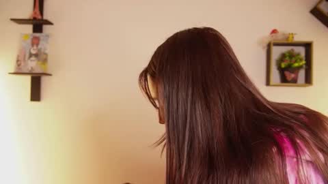 Snapshot of ayleenevans chatting on 12/19/25, 01:34 SOPHY ROGERS online show from 12/19/25, 01:34