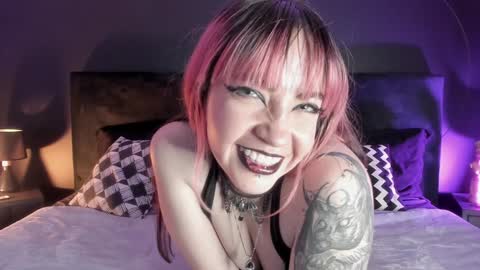 Aylen online show from 02/07/25, 07:49